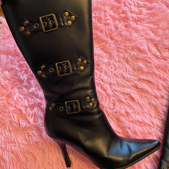 Boots - Picture 2 of 5